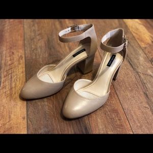 Alex Marie pumps